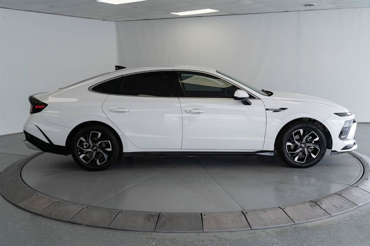 Used 2025 Hyundai Sonata SEL FWD image 8