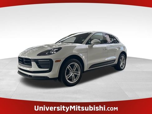 Used 2024 Porsche Macan image 1