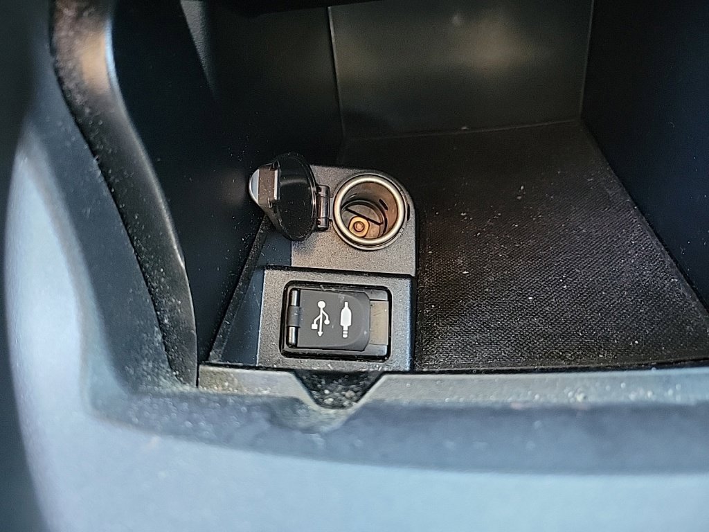 Used 2016 Toyota Camry SE FWD image 9
