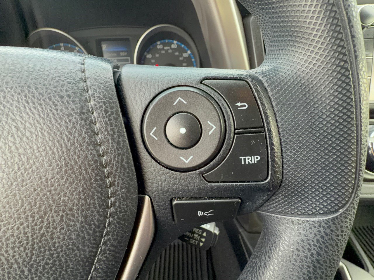 Used 2018 Toyota RAV4 LE w/ All Weather Liner Package FWD image 19