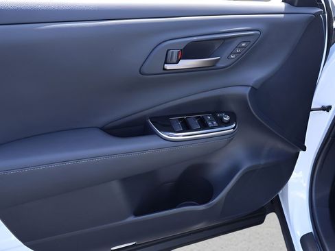 Used 2024 Toyota Crown Platinum image 12