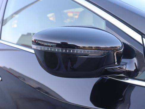 Certified 2024 Nissan Murano SV image 13