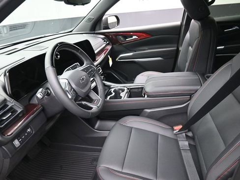 New 2026 Chevrolet Traverse Z71 w/ Enhanced Driving Package image 8