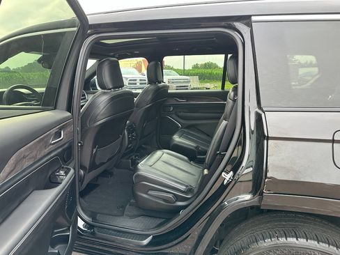 Used 2023 Jeep Grand Cherokee L Overland AWD/4WD image 20