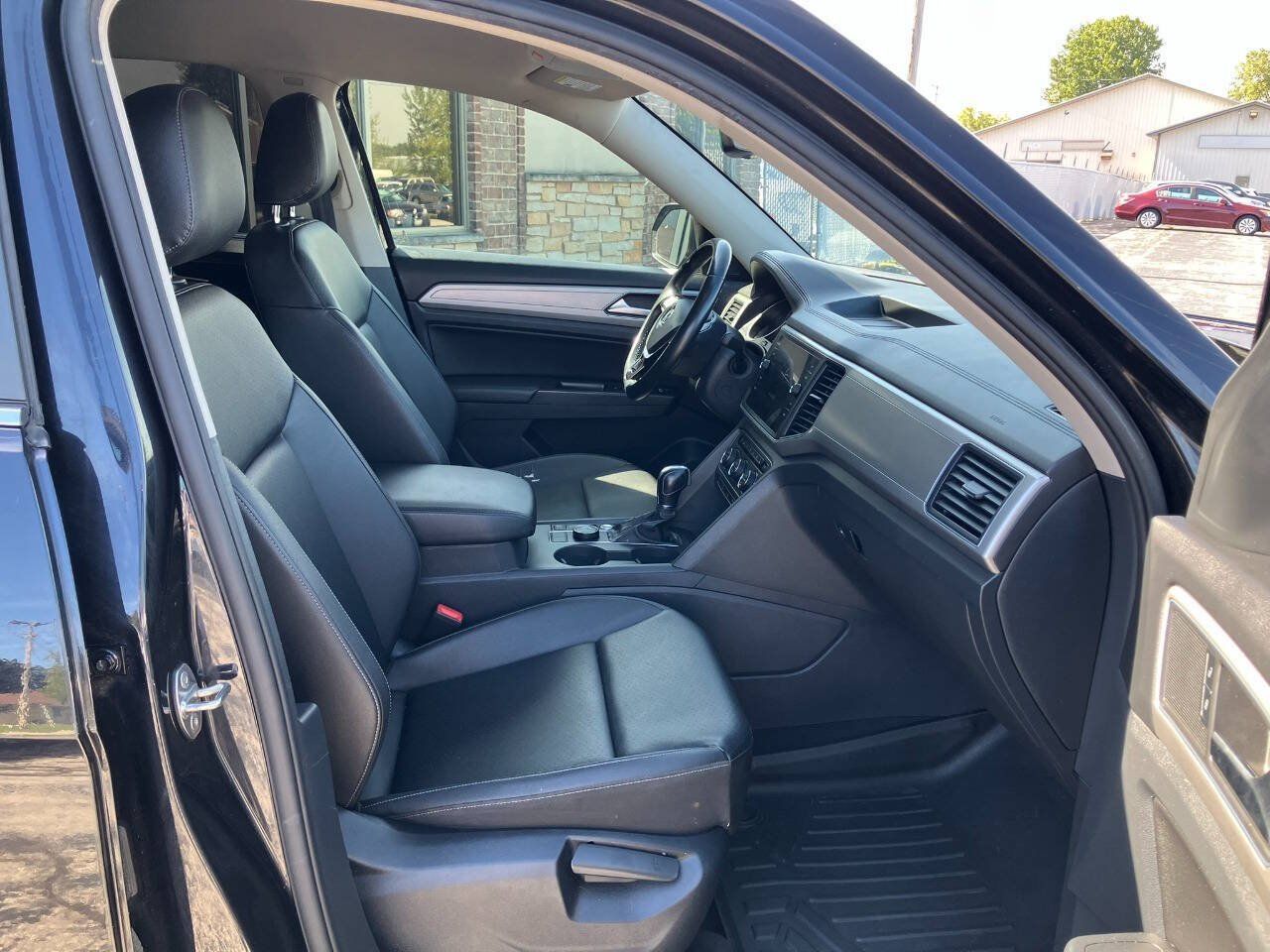 Used 2019 Volkswagen Atlas SE w/ Towing Package AWD/4WD image 15