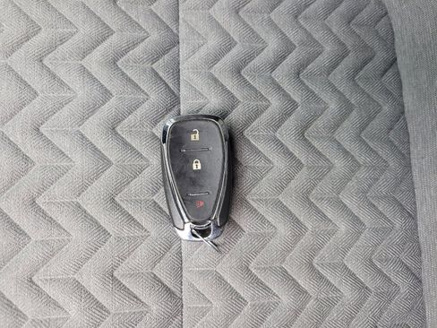 Used 2023 Chevrolet Equinox LS w/ LS Convenience Package image 32