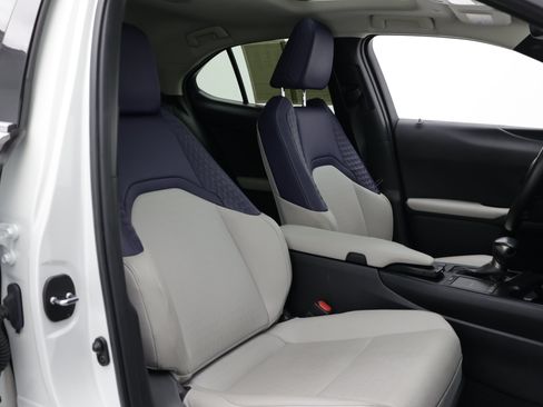 Used 2022 Lexus UX 200 w/ Accessory Package (Z1) FWD image 45
