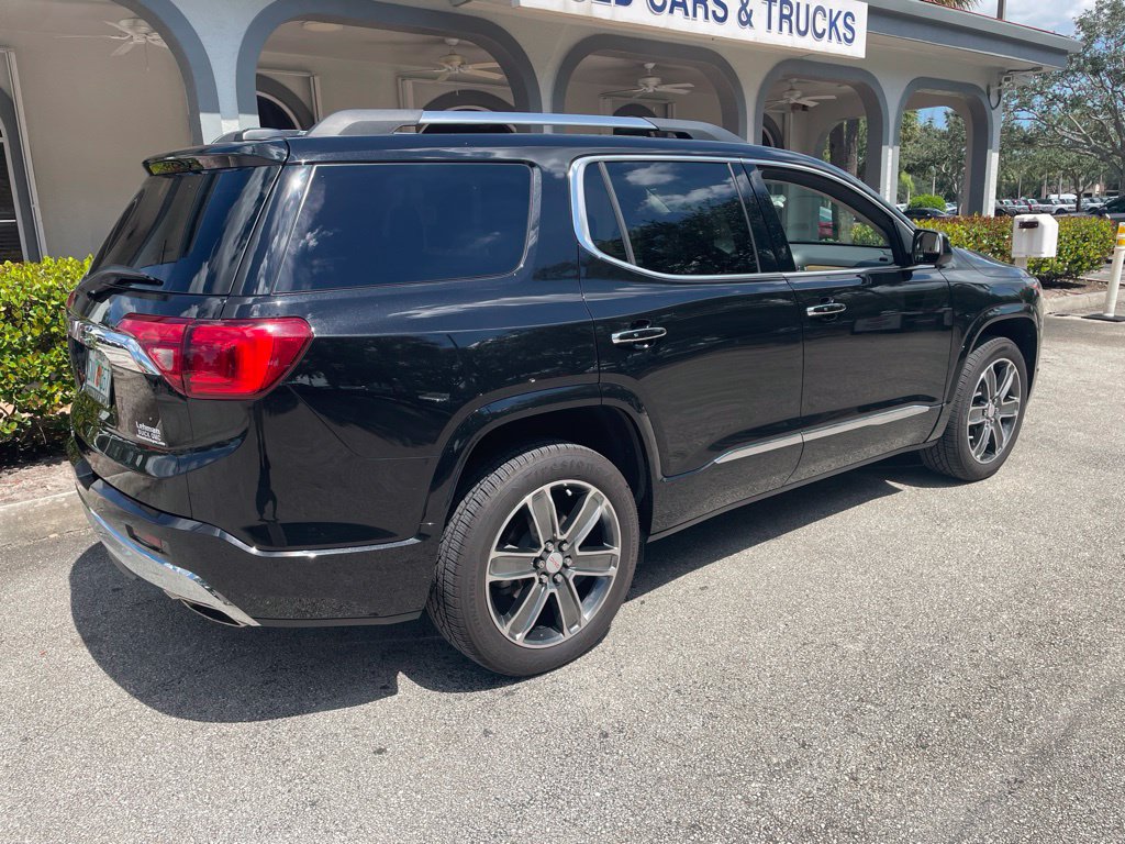 Used 2018 GMC Acadia Denali w/ Technology Package FWD image 3