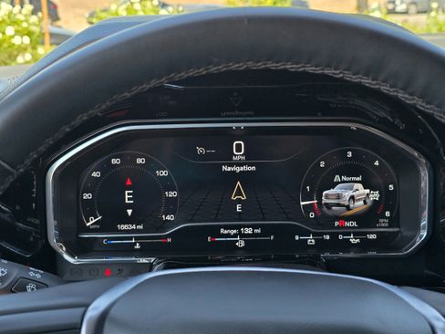 Used 2025 GMC Sierra 1500 SLT image 42