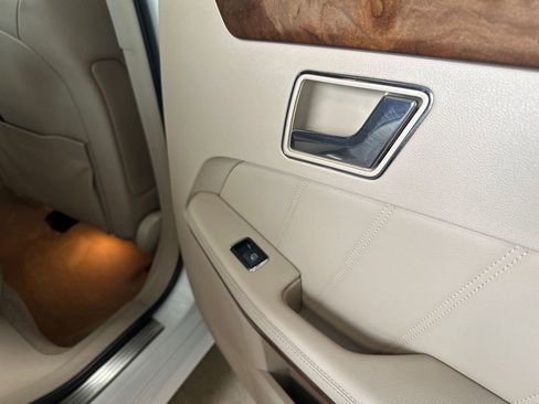 Used 2010 Mercedes-Benz E 350 4MATIC Sedan image 75