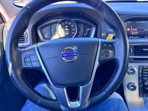 Used 2018 Volvo V60 T5 Dynamic w/ Protection Package image 10