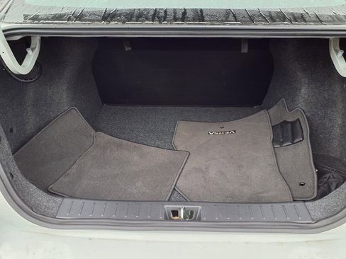 Used 2025 Nissan Versa S w/ Trunk Package image 24