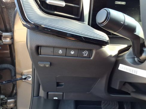 New 2026 Nissan Kicks SR w/ SR Premium Package FWD image 15
