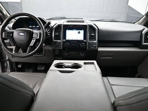 Used 2016 Ford F150 XLT w/ Equipment Group 302A Luxury image 12