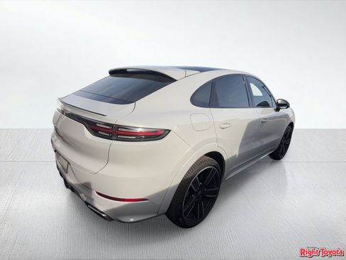 Used 2021 Porsche Cayenne Coupe image 4