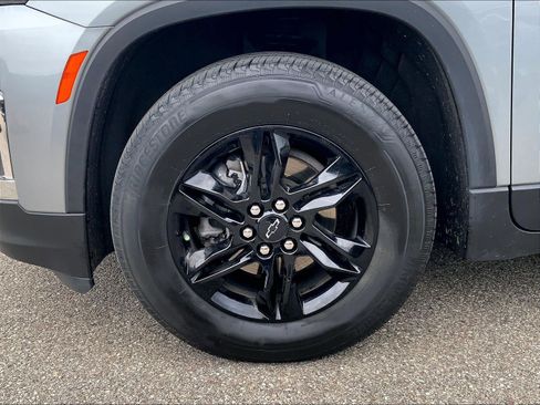 Used 2023 Chevrolet Traverse LS w/ Midnight/Sport Edition FWD image 8
