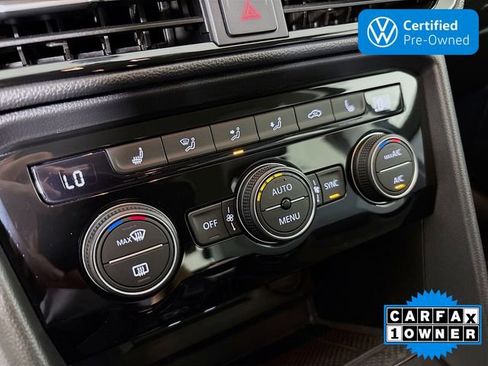Certified 2024 Volkswagen Taos SE AWD/4WD image 15