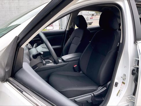 Certified 2025 Nissan Sentra S FWD image 8