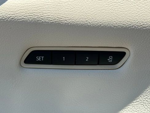 Used 2021 Cadillac XT5 Premium Luxury FWD image 17
