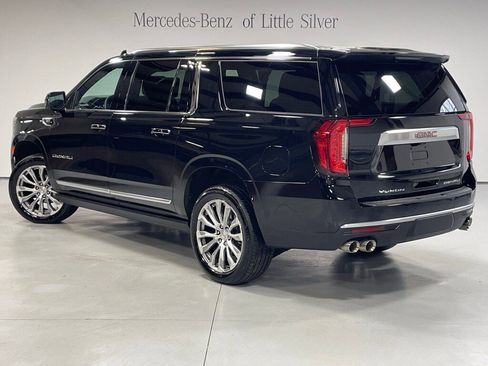 Used 2023 GMC Yukon XL Denali w/ Advanced Technology Package image 3