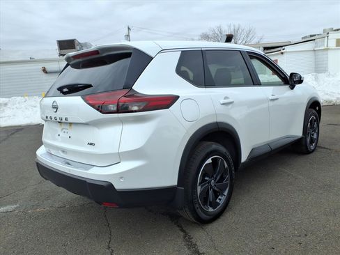 Certified 2025 Nissan Rogue SV image 3