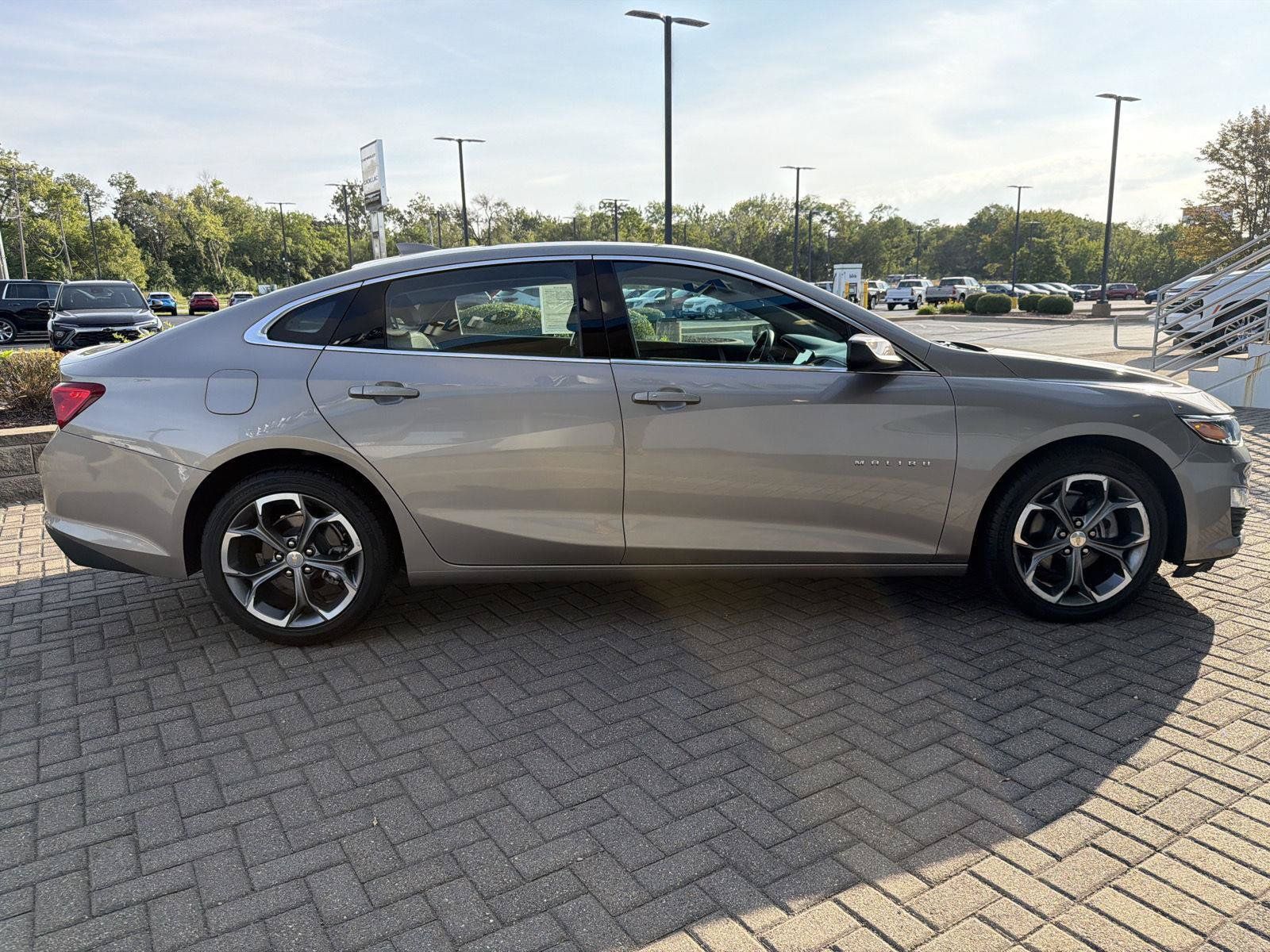 Used 2024 Chevrolet Malibu LT FWD image 6