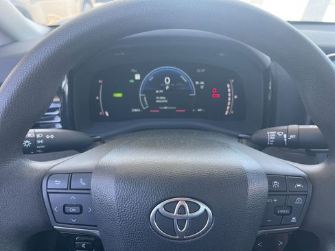 Used 2025 Toyota Camry LE image 11