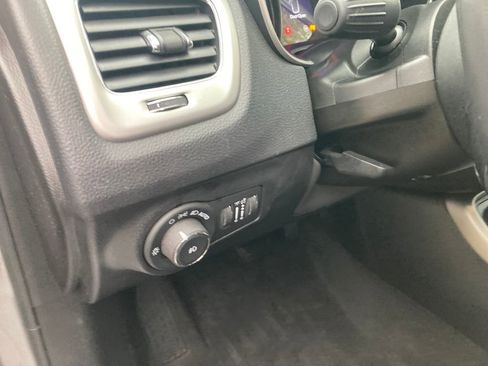 Used 2019 Jeep Compass Latitude AWD/4WD image 17