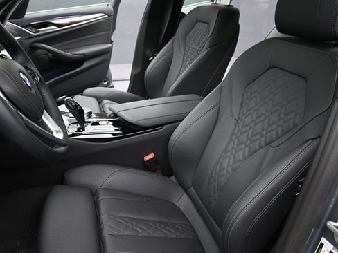 Used 2023 BMW 530i xDrive image 10