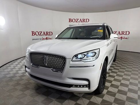 Used 2021 Lincoln Aviator Reserve w/ Equipment Group 210A AWD/4WD image 4
