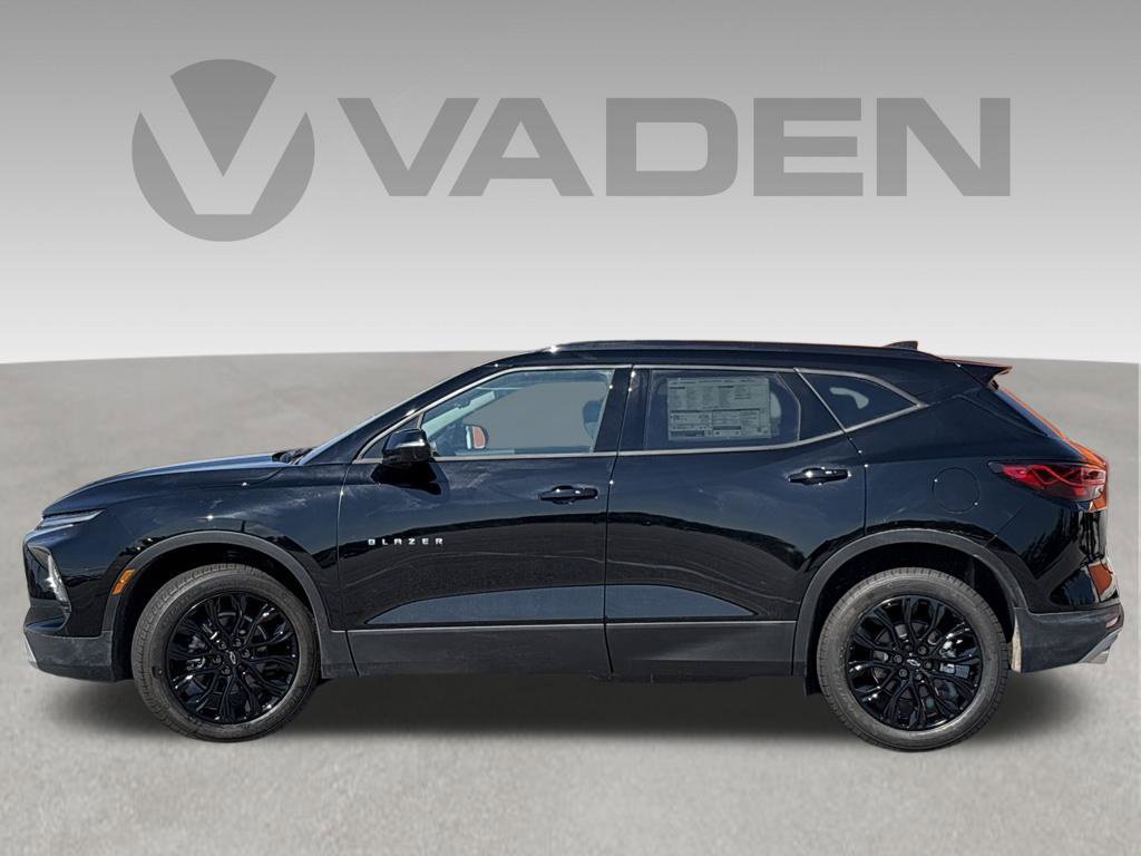 New 2026 Chevrolet Blazer LT w/ Sound & Technology Package FWD image 17