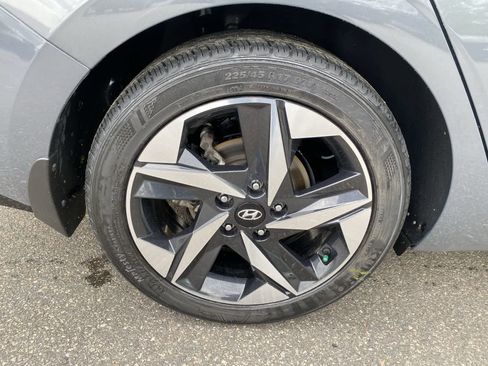 Used 2023 Hyundai Elantra Limited FWD image 13