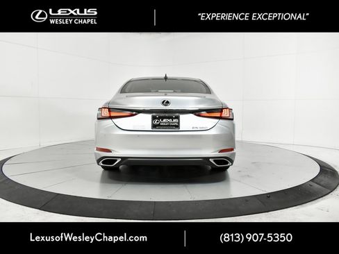 New 2025 Lexus ES 350 Ultra Luxury image 3