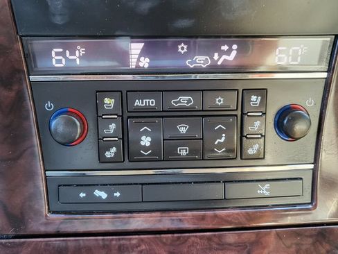 Used 2013 Cadillac Escalade EXT Premium AWD/4WD image 32