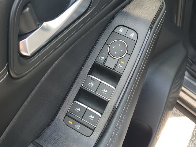 Certified 2025 Nissan Rogue SL w/ SL Premium Package FWD image 28
