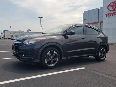 Used 2018 Honda HR-V EX image 1