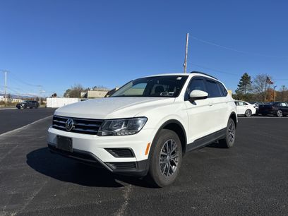 Used 2020 Volkswagen Tiguan SE w/ Panoramic Sunroof Package