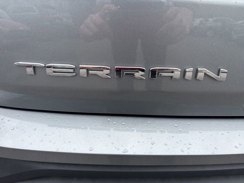 Used 2023 GMC Terrain SLE w/ Driver Convenience Package AWD/4WD image 17