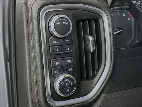 Used 2020 GMC Sierra 1500 AT4 w/ AT4 Premium Package AWD/4WD image 14
