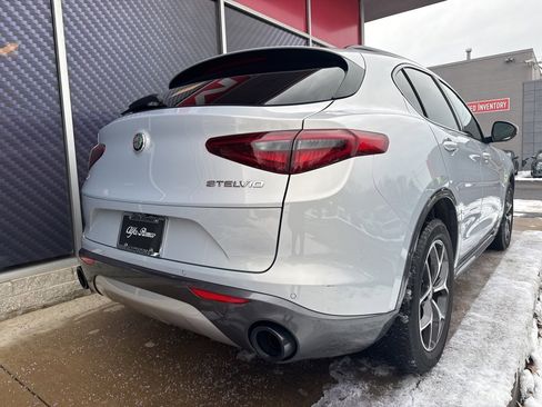 Used 2023 Alfa Romeo Stelvio Ti image 6