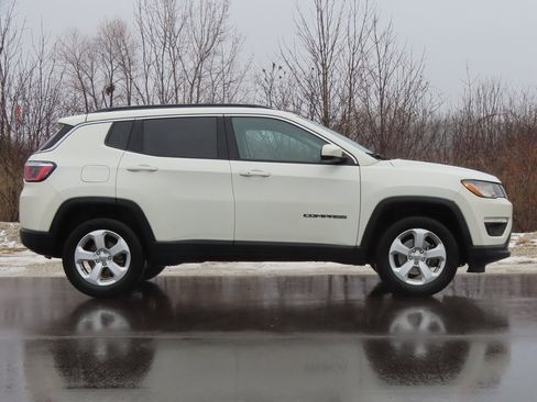 Used 2020 Jeep Compass Latitude w/ Cold Weather Group image 2