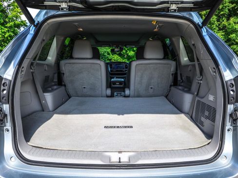 Used 2015 Toyota Highlander Limited Platinum AWD/4WD image 25