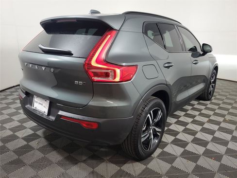 Certified 2026 Volvo XC40 B5 Core AWD/4WD image 6