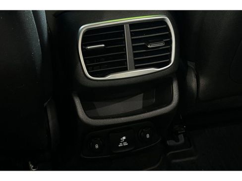 Used 2019 Hyundai Santa Fe image 14