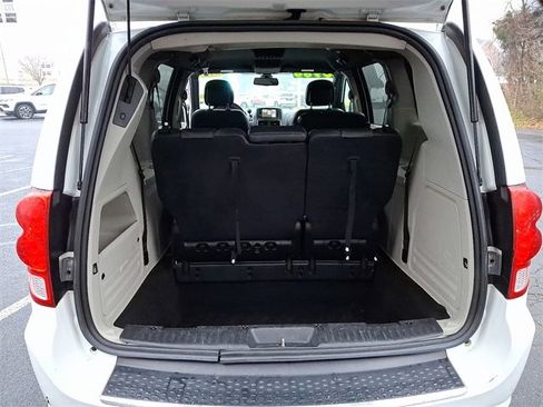 Used 2018 Dodge Grand Caravan SXT image 29