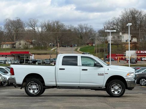 Used 2018 RAM 2500 Tradesman w/ Chrome Appearance Group AWD/4WD image 4