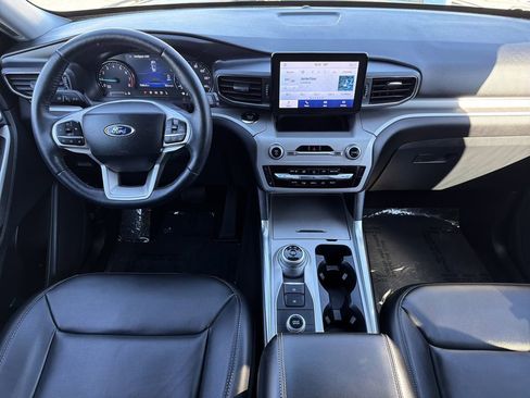 Used 2023 Ford Explorer XLT w/ Equipment Group 202A image 2