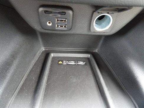 Used 2022 Chevrolet Traverse LT w/ LT Premium Package FWD image 24