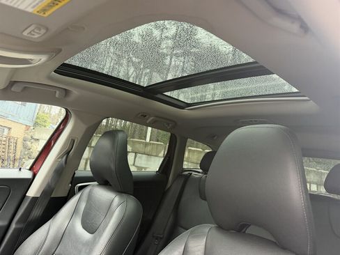 Used 2015 Volvo XC60 T6 w/ Proximity Package AWD/4WD image 30