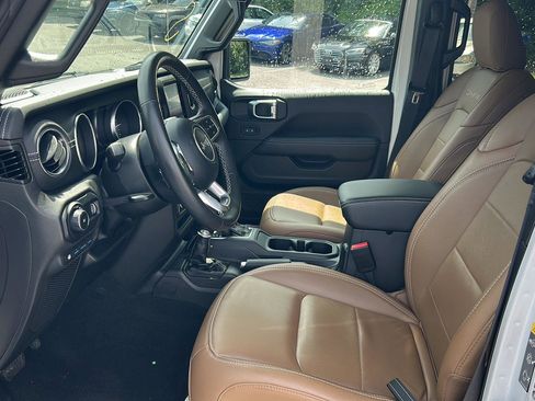 Used 2023 Jeep Wrangler Unlimited Sahara w/ Cold Weather Group AWD/4WD image 10
